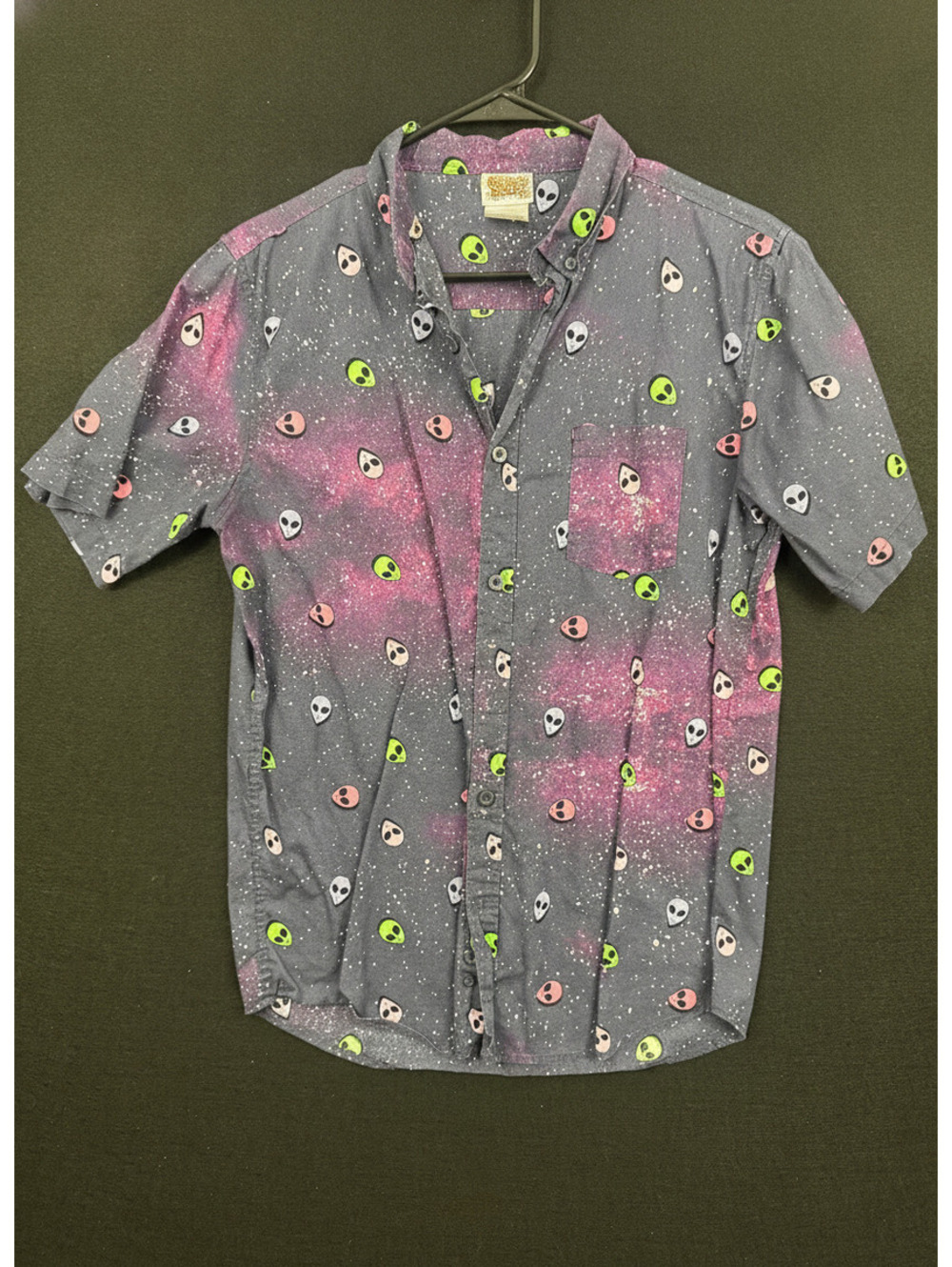 Spencer's Alien Print Short Sleeve Button-Up Shirt Medium